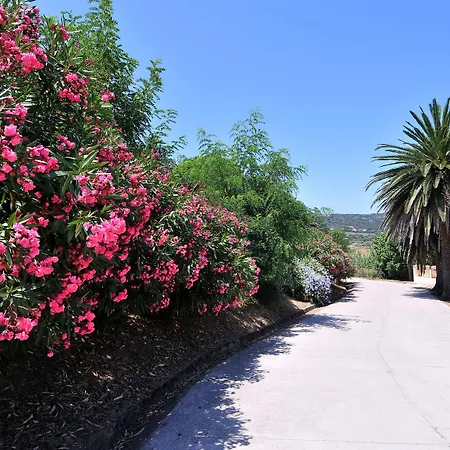Domaine De Saint Pierre Hotel 4*