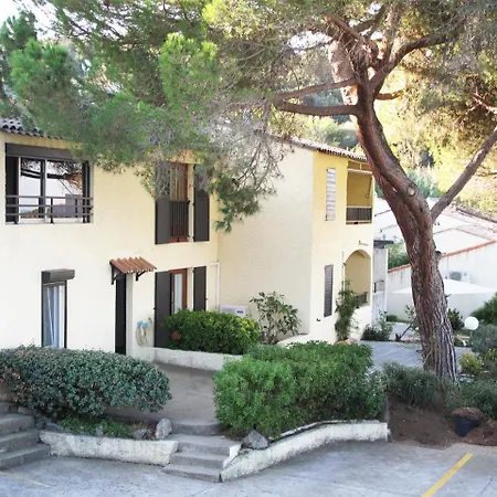 Domaine De Saint Pierre