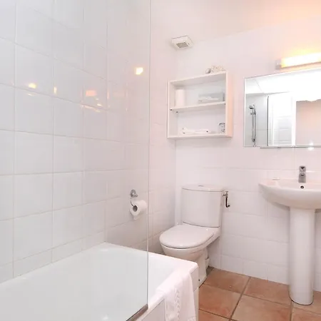 Domaine De Saint Pierre 4*