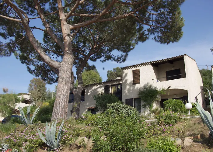 Domaine De Saint Pierre Hotel