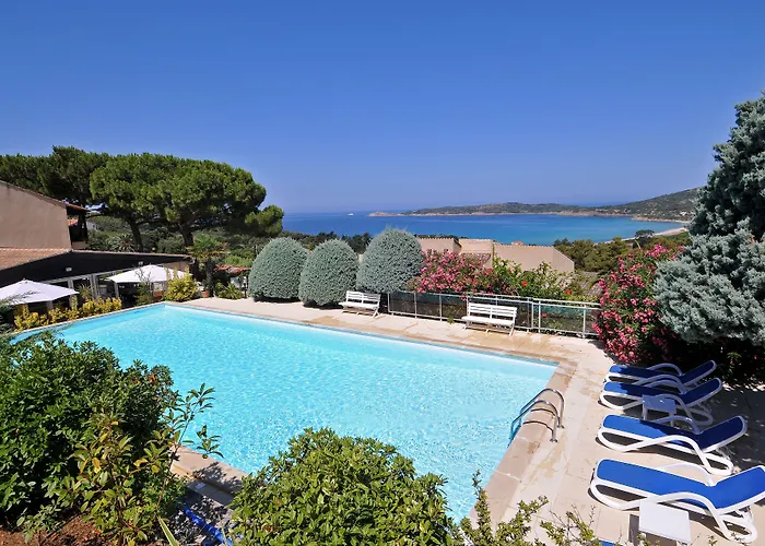 Hotel Domaine De Saint Pierre 4*